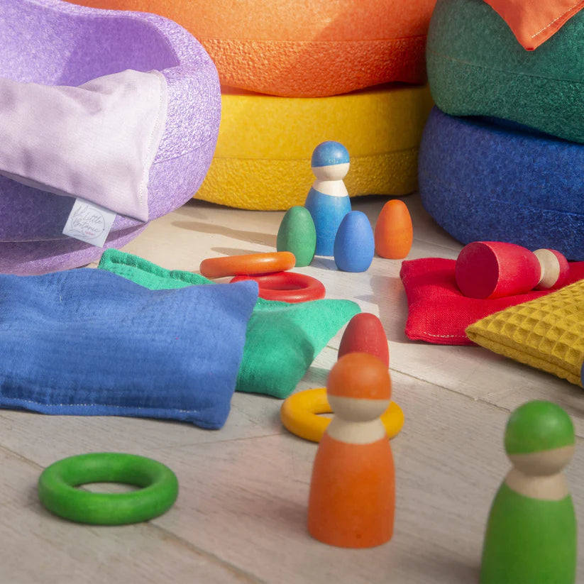 Little Botanic Label Sensorische Pittenzakjes- Regenboog 8-delig (+ donkerblauw en felgroen)